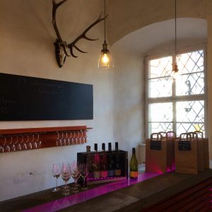 Vinothek Weingut Wein von 3 in Franken